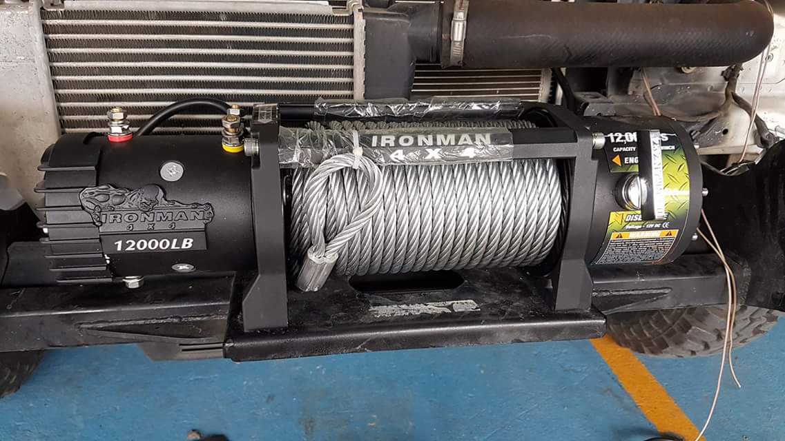 WINCH GLADIATOR IRONMAN 12000 LBS Aksesoris Offroad TAS Indonesia